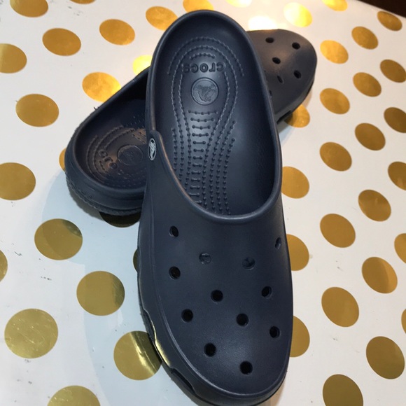 crocs house shoes